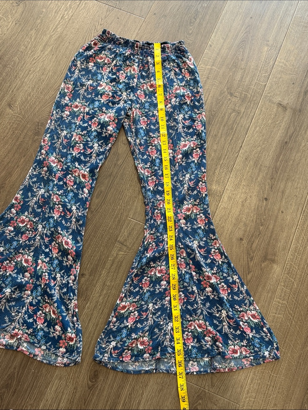 ASTR The Label Floral Bell Bottom Pants Small Navy Pink Boho Flare Festival - Picture 6 of 11
